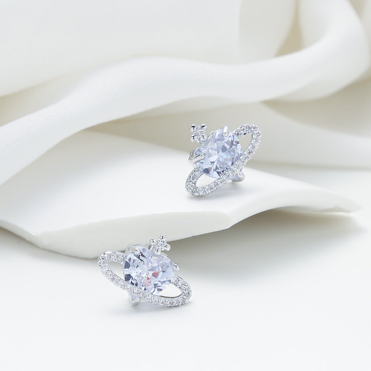 Minimalist Heart-Shaped Copper Stud Earrings with Zircon Inlay for Women