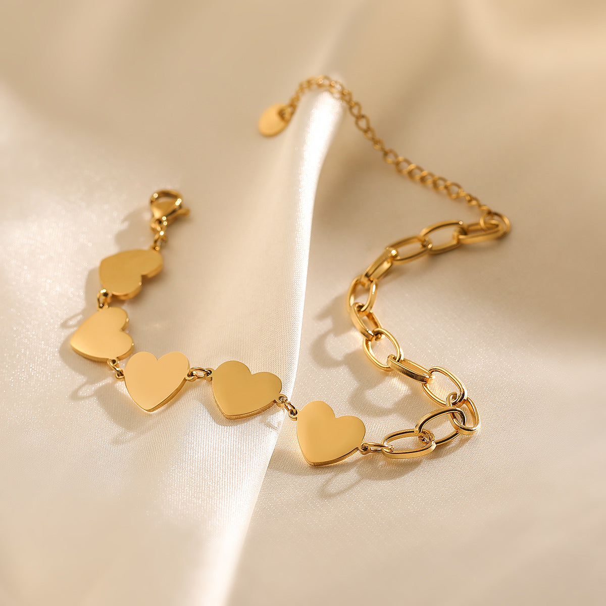 Minimalist 18K Gold Plated Stainless Steel Heart Bracelet for Women