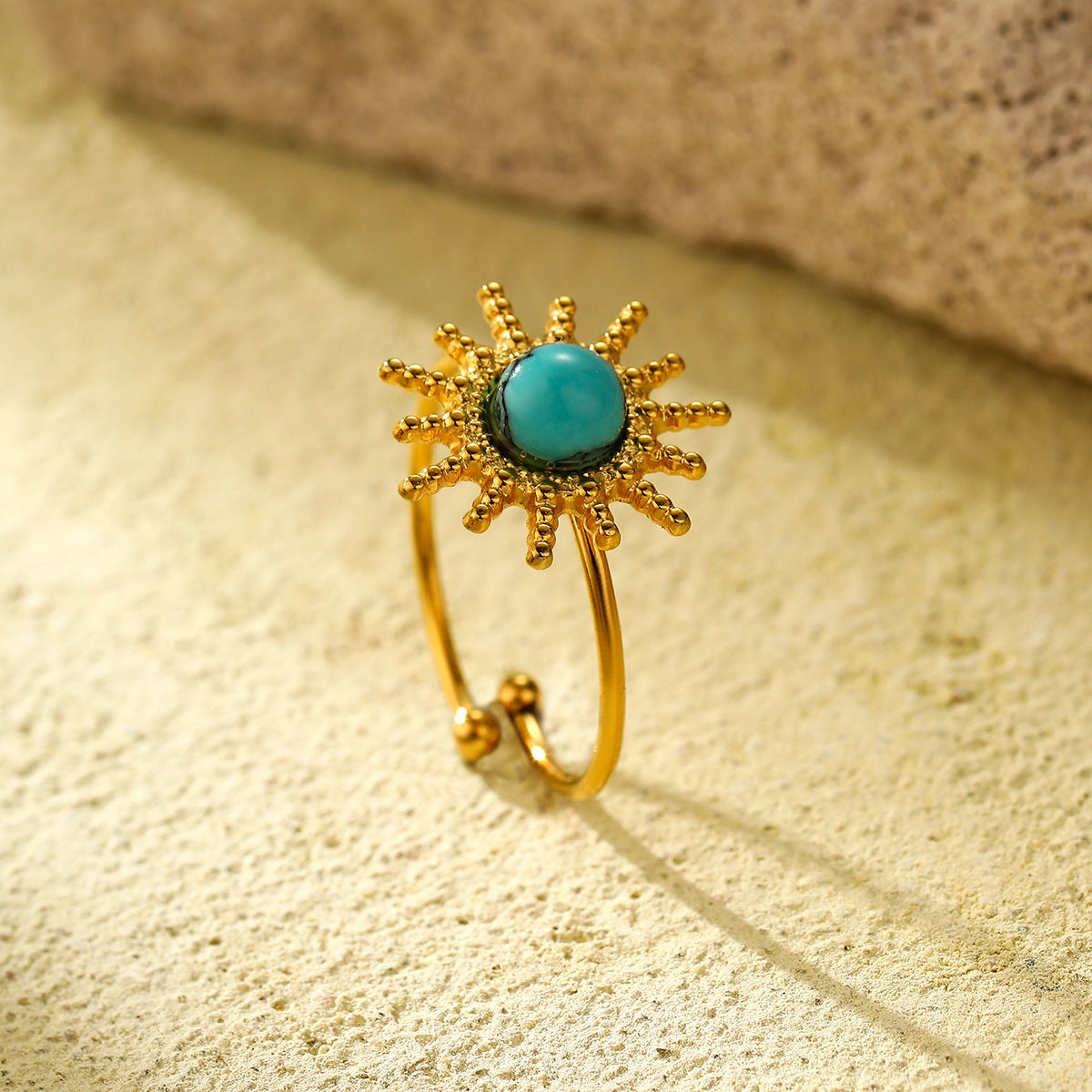 Anillo abierto ajustable de acero inoxidable chapado en oro de 18 quilates con patrón de sol turquesa, estilo vintage para mujer
