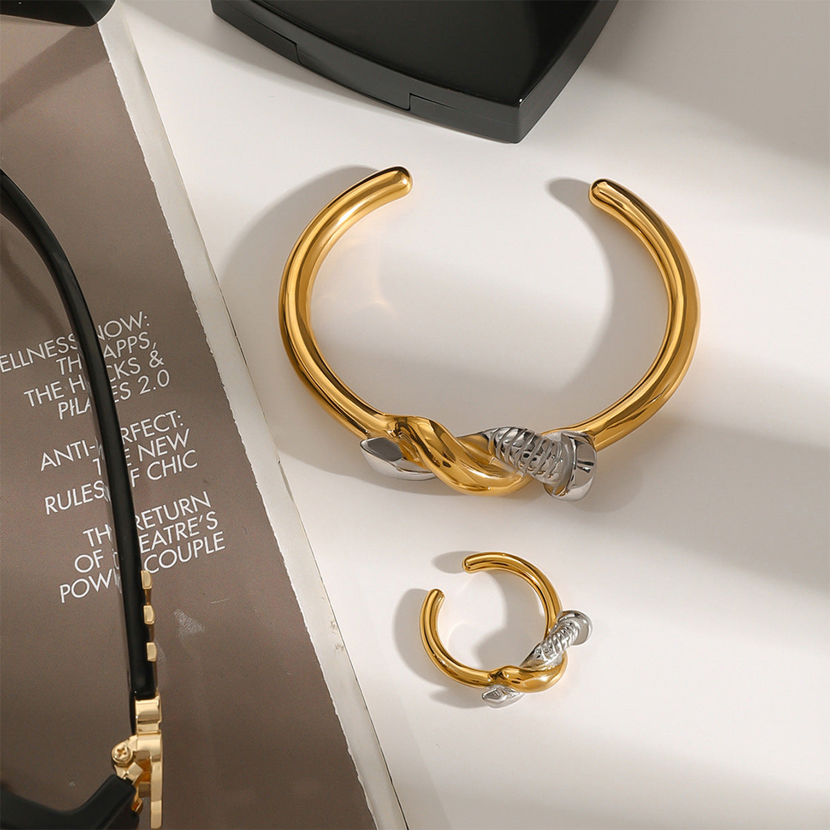 Pulsera de puño de uña de acero inoxidable bañada en oro de 18K de dos tonos de moda