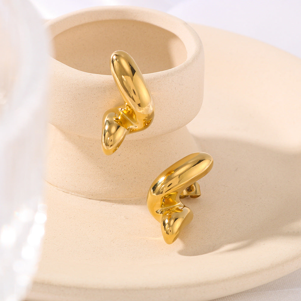 Orecchini in Acciaio Inox Minimalisti a Onda Geometrica con Placcatura Oro 18K e Dettaglio Linea Lucida