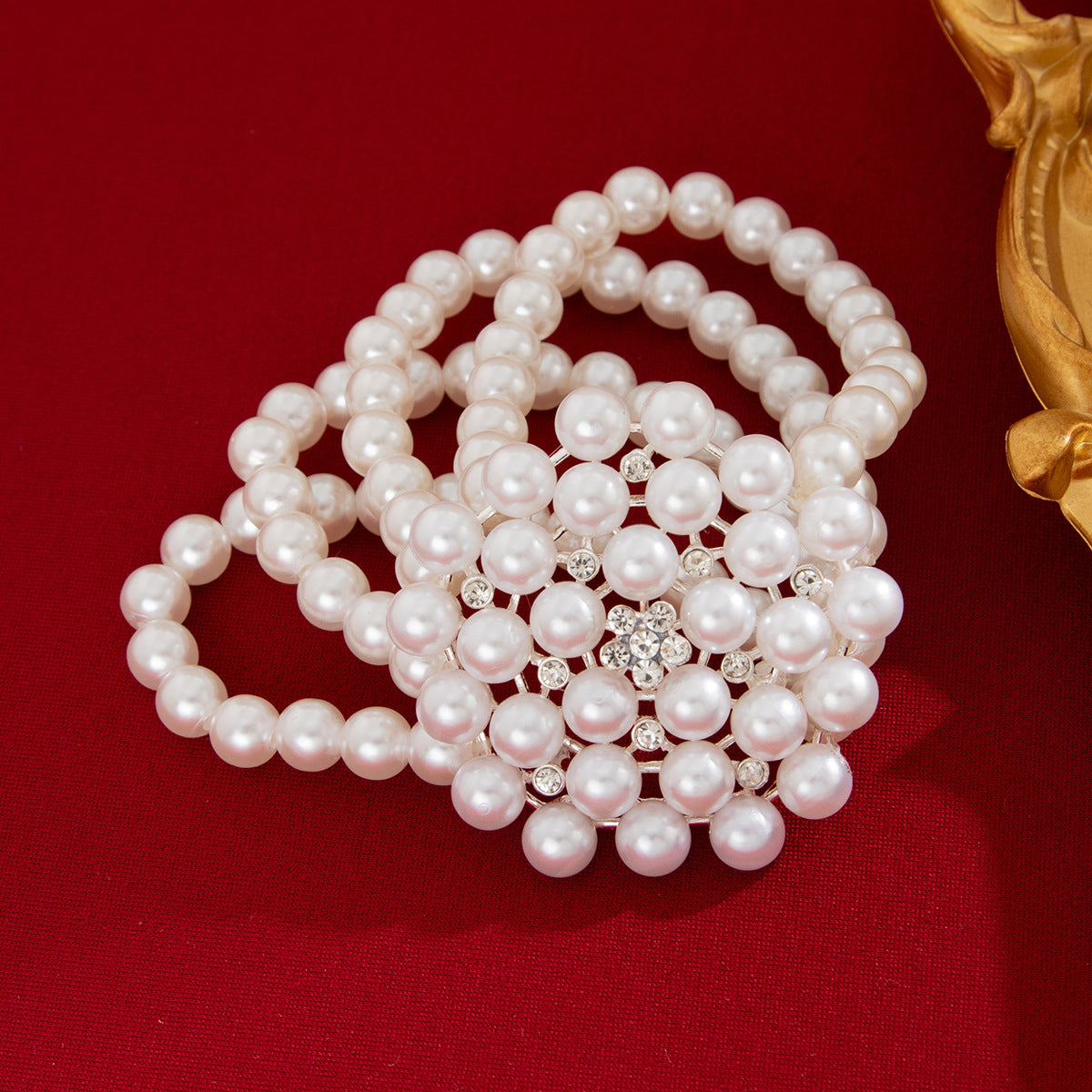 Vintage French Style Floral Pearl-Embellished Choker Necklace with Geometric and U-Shaped Design for Women