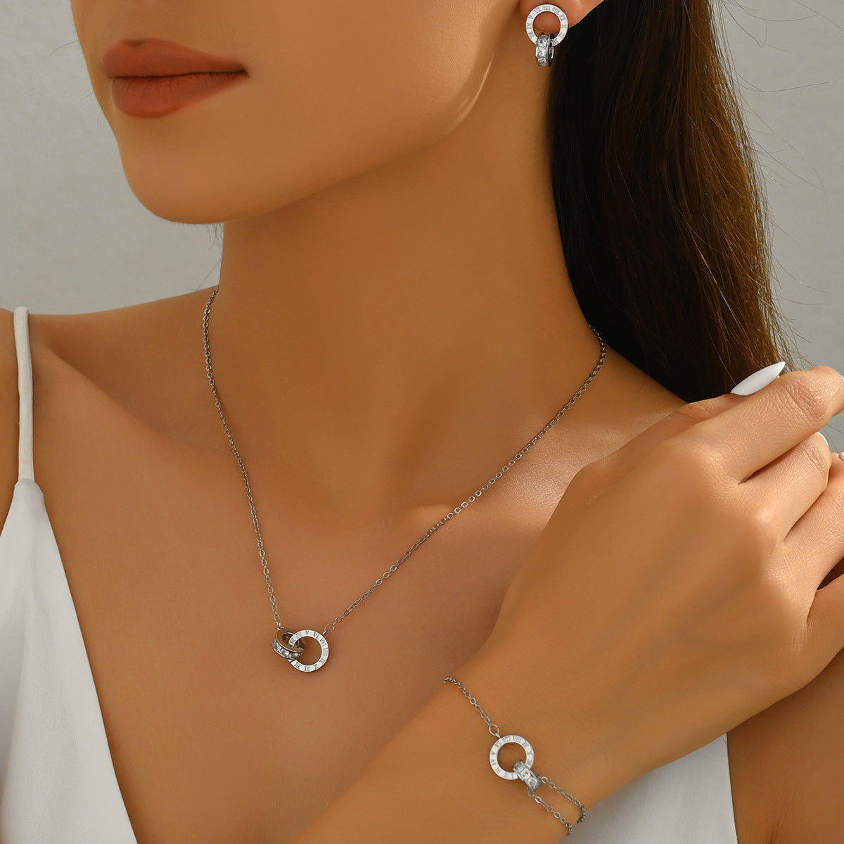 Set Collana Pendente a Doppio Anello e Orecchini Minimalisti in Lega di Zinco con Intarsio di Diamanti per Donna
