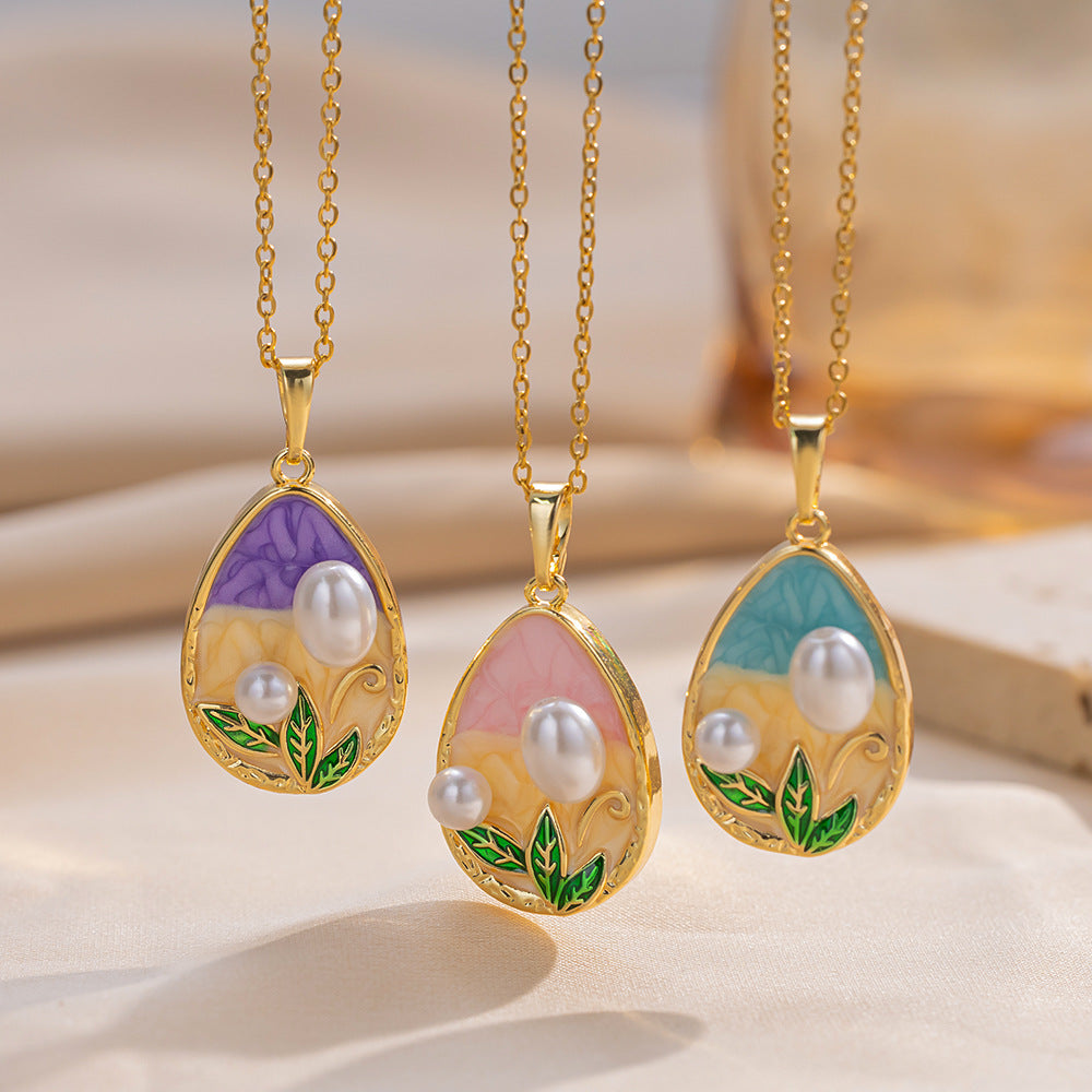 Collana di Lusso Francese Vintage Monet Garden con Ciondolo a Cuore, Catena in Acciaio al Titanio, Finitura Smaltata, Motivo Floreale a Tulipano, Delicata Catena a Clavicola da Donna