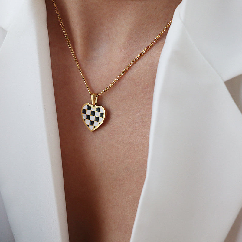 Minimalist Heart-Shaped Titanium Steel Pendant Necklace with Black-and-White Checkerboard Pattern on O-Chain for Women