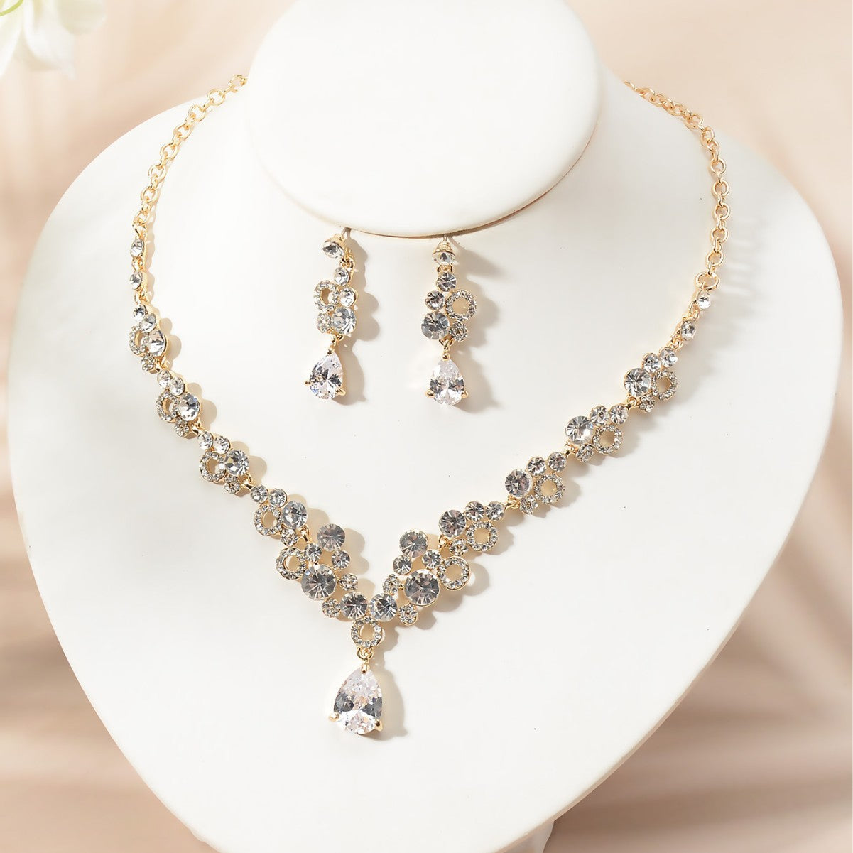 Luxury Elegant Cubic Zirconia Inlay Rhinestone Heart Teardrop Round Pendant Necklace and Earring Set for Women Wedding Party