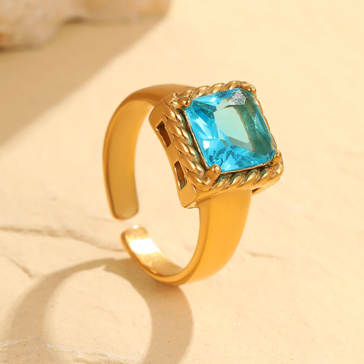 Anillo Abierto Minimalista Geométrico Cuadrado de Circonita de Acero Inoxidable con Baño de Oro de 18K para Mujer