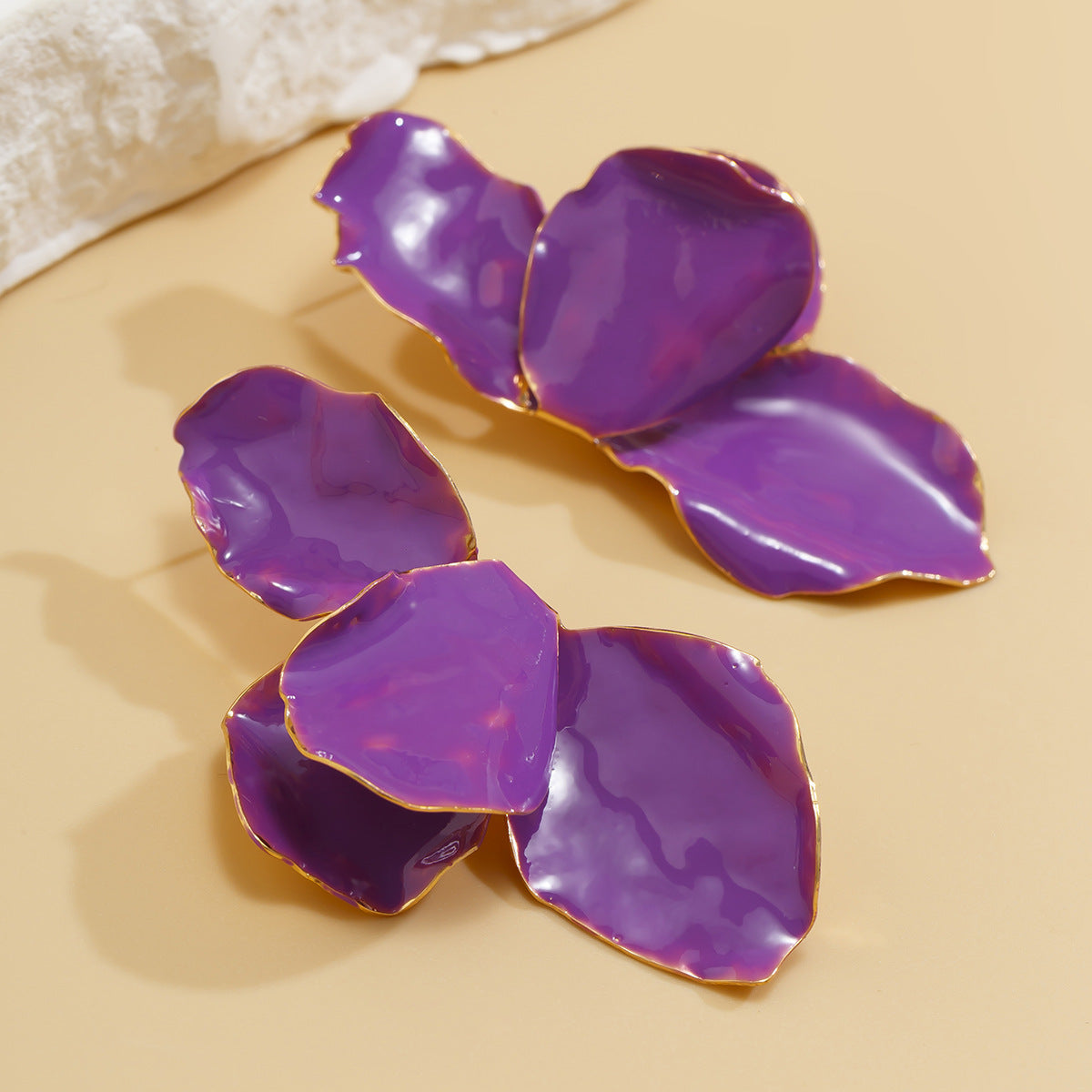Dulces Pendientes de Aleación con Forma Floral y Diseño de Pétalos Rosas con Degradado de Esmalte para Mujer