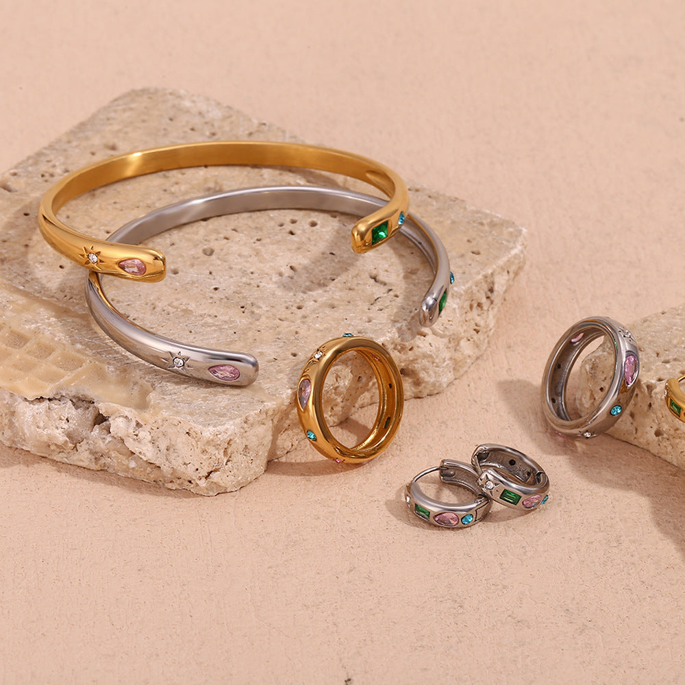 Anello minimalista in acciaio inossidabile con placcatura in oro 18 carati, fascia aperta a forma di stella, intarsi in zircone a goccia e rettangolari, design geometrico per donne