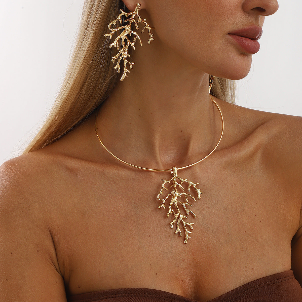 Collar Gargantilla Minimalista de Aleación en Forma de Árbol para Mujer con Motivo de Hoja Botánica Natural
