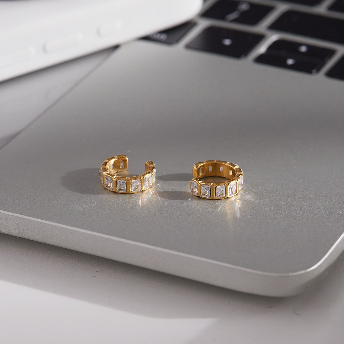 Pendientes de acero inoxidable geométricos con circonita para mujer con acabado chapado, joyería de lujo minimalista y moderna