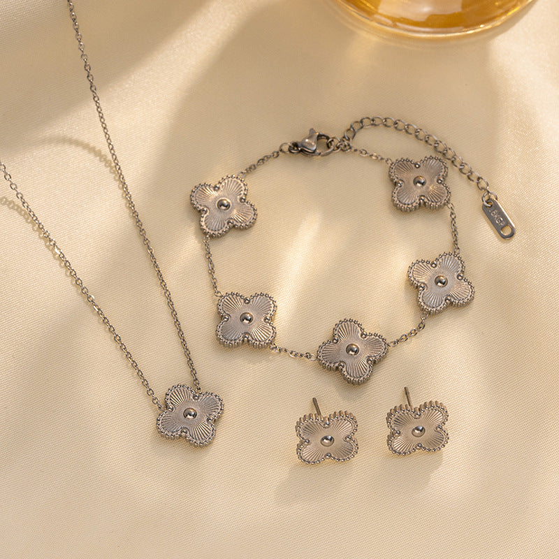 Fashionable Four-Leaf Clover Clavicle Necklace Set for Women in Titanium Steel with Laser Finish and Geometric Design