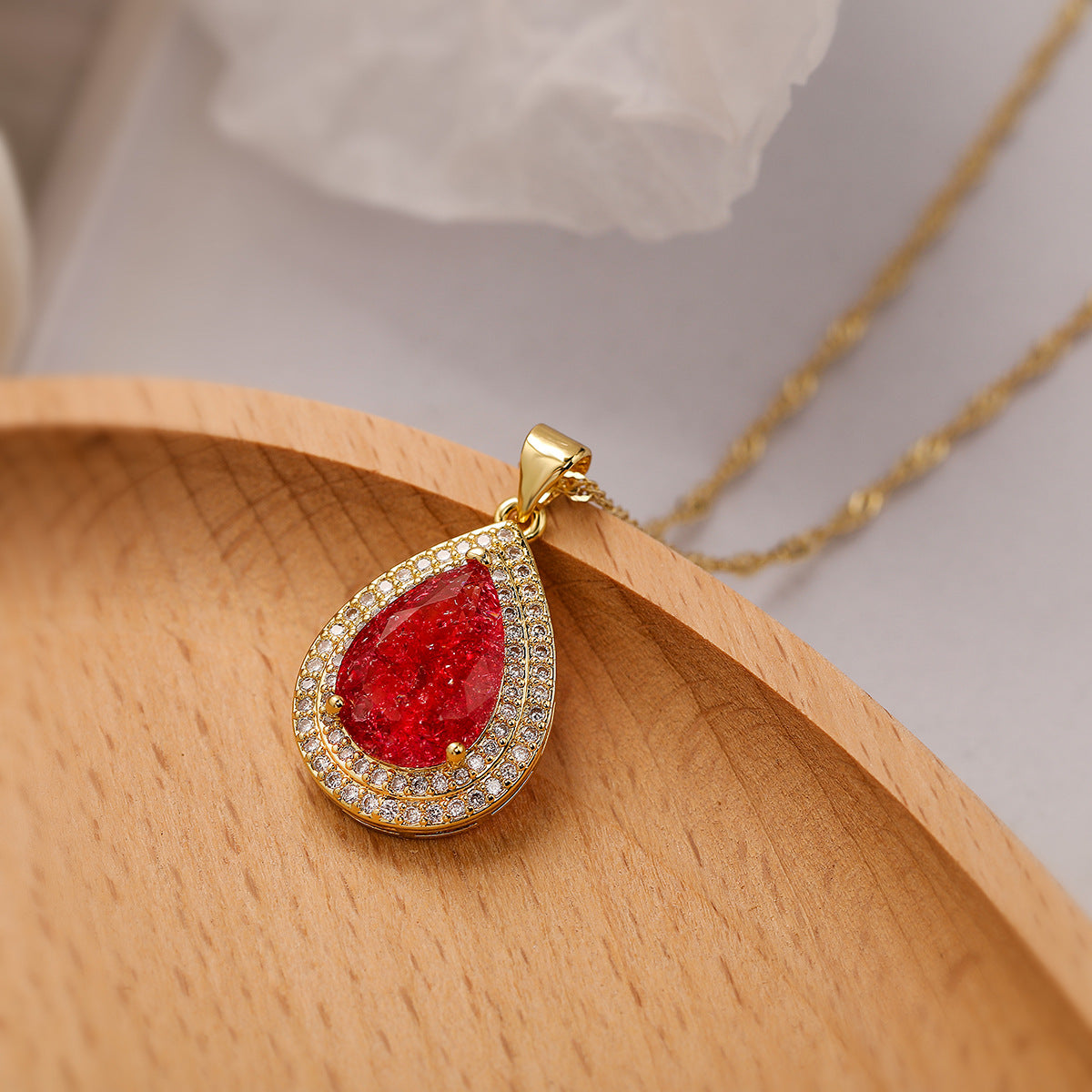 Minimalist Teardrop-Shaped Copper Pendant Necklace with Real Gold Plating and Zircon Inlay for Women