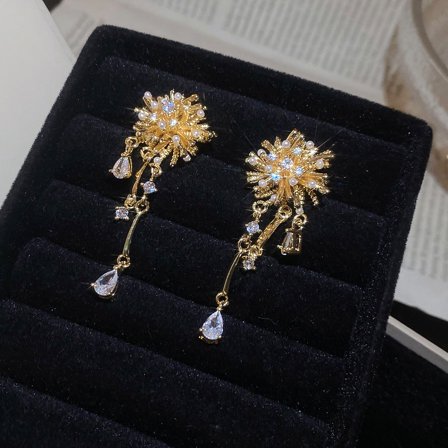Pendientes de botón de perlas con circonitas y diseño de fuegos artificiales, bañados en oro de estilo lujoso, con pasador de plata, diseño floral y estética elegante para mujer