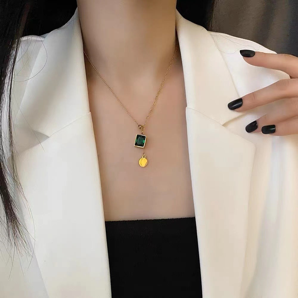 Vintage Emerald Green Geometric Pendant Necklace for Women Adjustable Titanium Steel Snake Chain Minimalist Cold Tone Collar Necklace Summer New