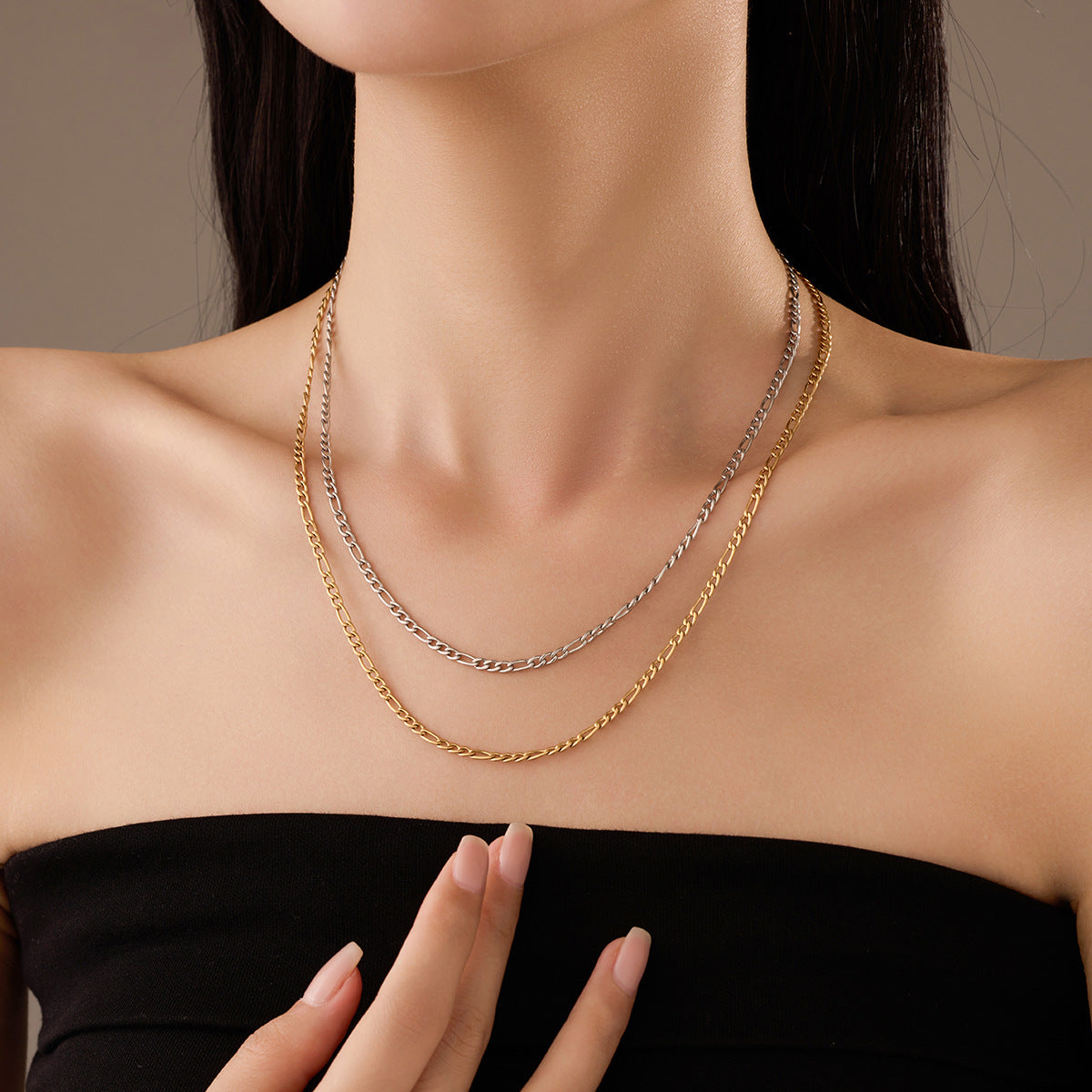Collar con Colgante de Acero Inoxidable Estilo Hip Hop Minimalista con Baño de Oro de 18K para Mujer, Diseño de Cadena a la Clavícula