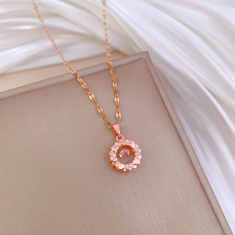 Collana con Pendente Cerchio Geometrico in Acciaio al Titanio di Lusso per Donna con Intarsio di Strass, Catena a Serpente Regolabile 21-50 cm, Stile Medaglione Minimalista Elegante