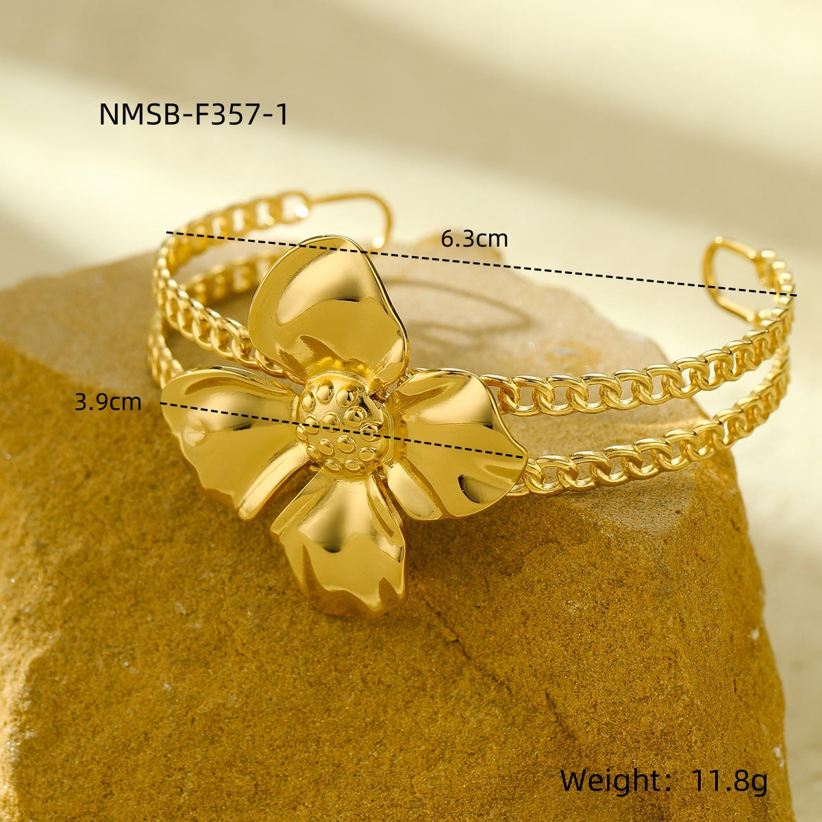 Pulsera de acero titanio de estilo vintage con acabado pulido y patrón circular texturizado para mujer