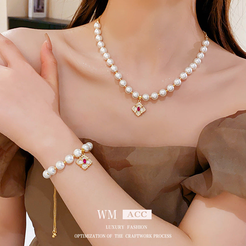 Bracciale di Lusso Floreale con Nappe in Lega Placcata Oro per Donna, Set di Gioielli da Polso Minimalisti e alla Moda