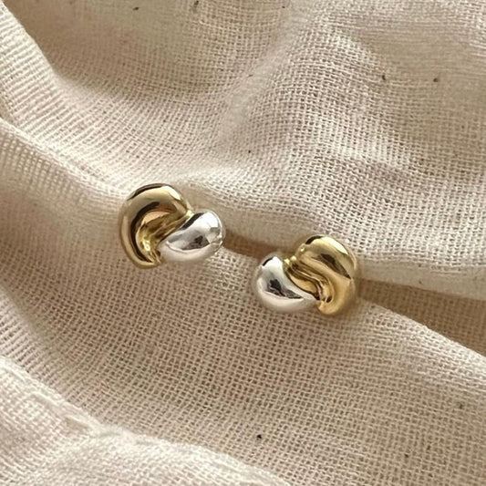 Orecchini da donna minimalisti placcati in argento sterling 925 con lettera e luna