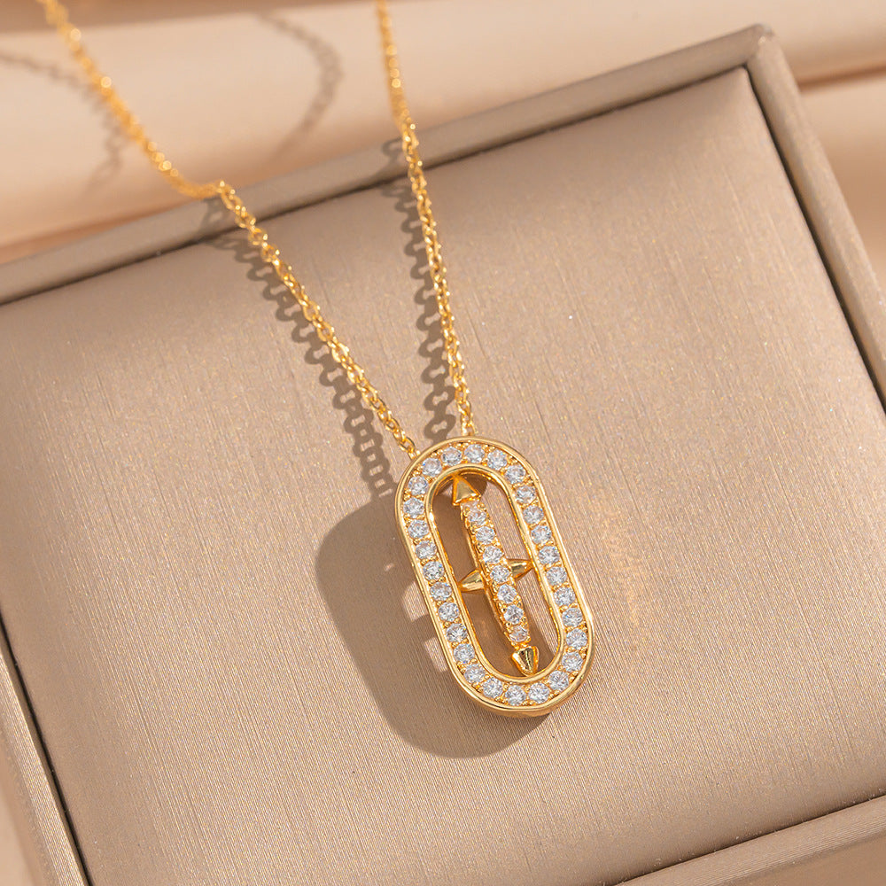 Light Luxury Star-Shaped Pendant Necklace for Women with 18K Gold Plated Copper and Titanium Steel O-Chain
