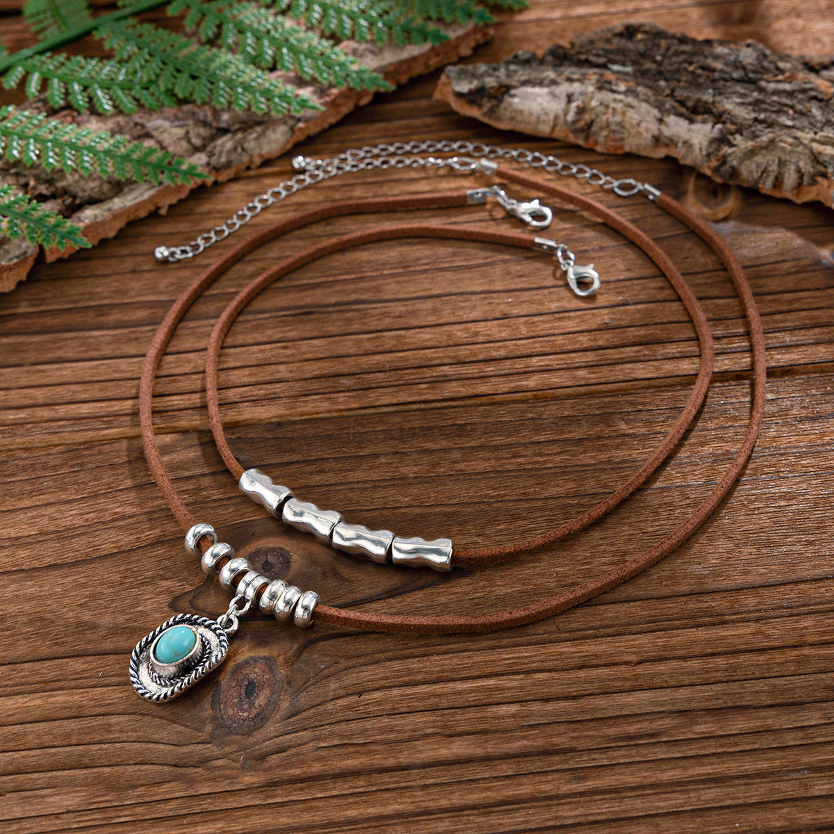 Collar con colgante de aleación irregular en forma de corazón estilo punk con acabado chapado para mujer