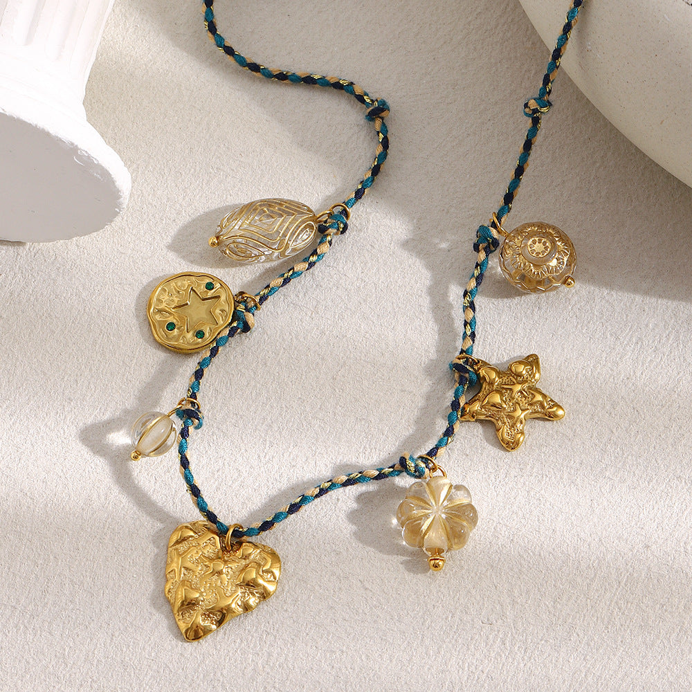 Collana con ciondolo a cuore minimalista placcato oro 18 carati in acciaio inossidabile con cordino colorato e perline retrò