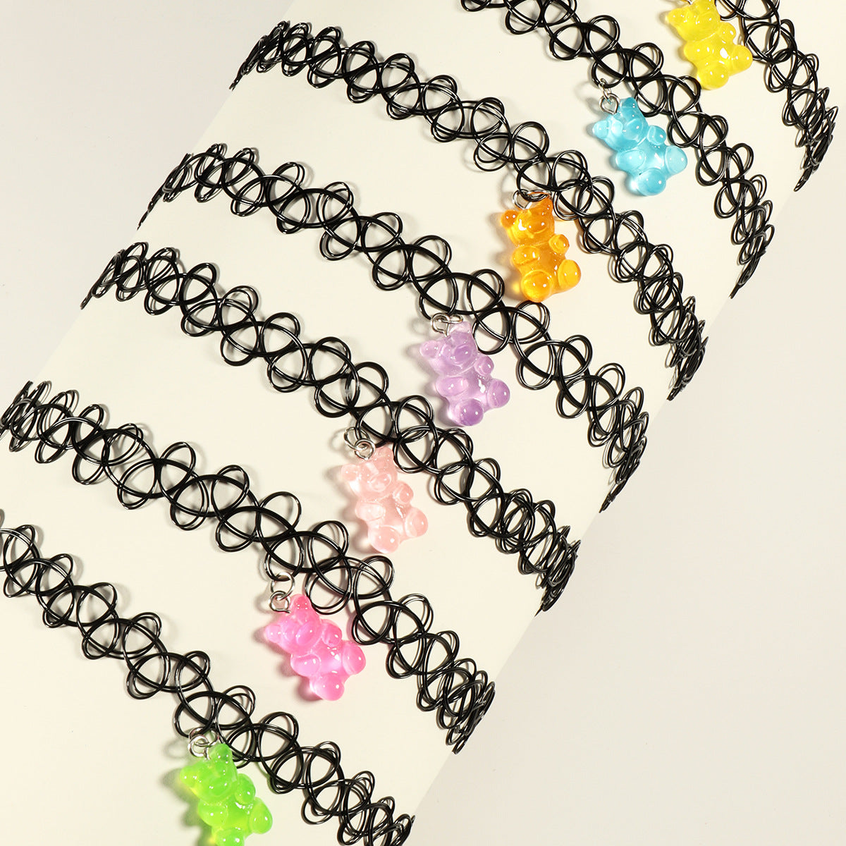 Simpatica collana choker in resina a forma di orsetto per bambini con cordino a rete elastico, set di gioielli multiuso