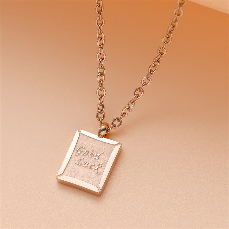 Collar de Acero Inoxidable con Colgante de Letra Tono Dorado Minimalista con Acabado Galvanizado para Mujer