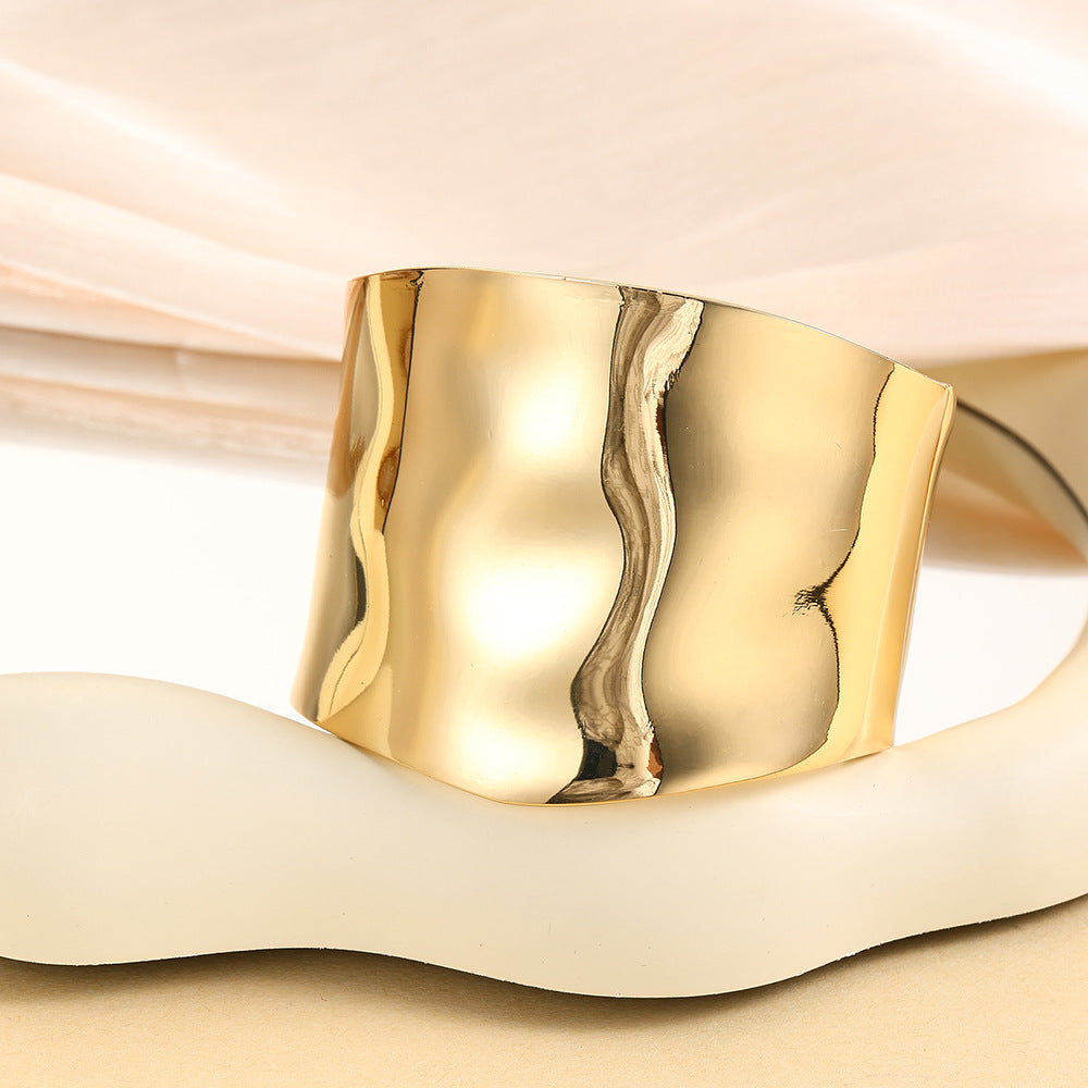 Exaggerated Geometric Teardrop Plated Alloy Bangle