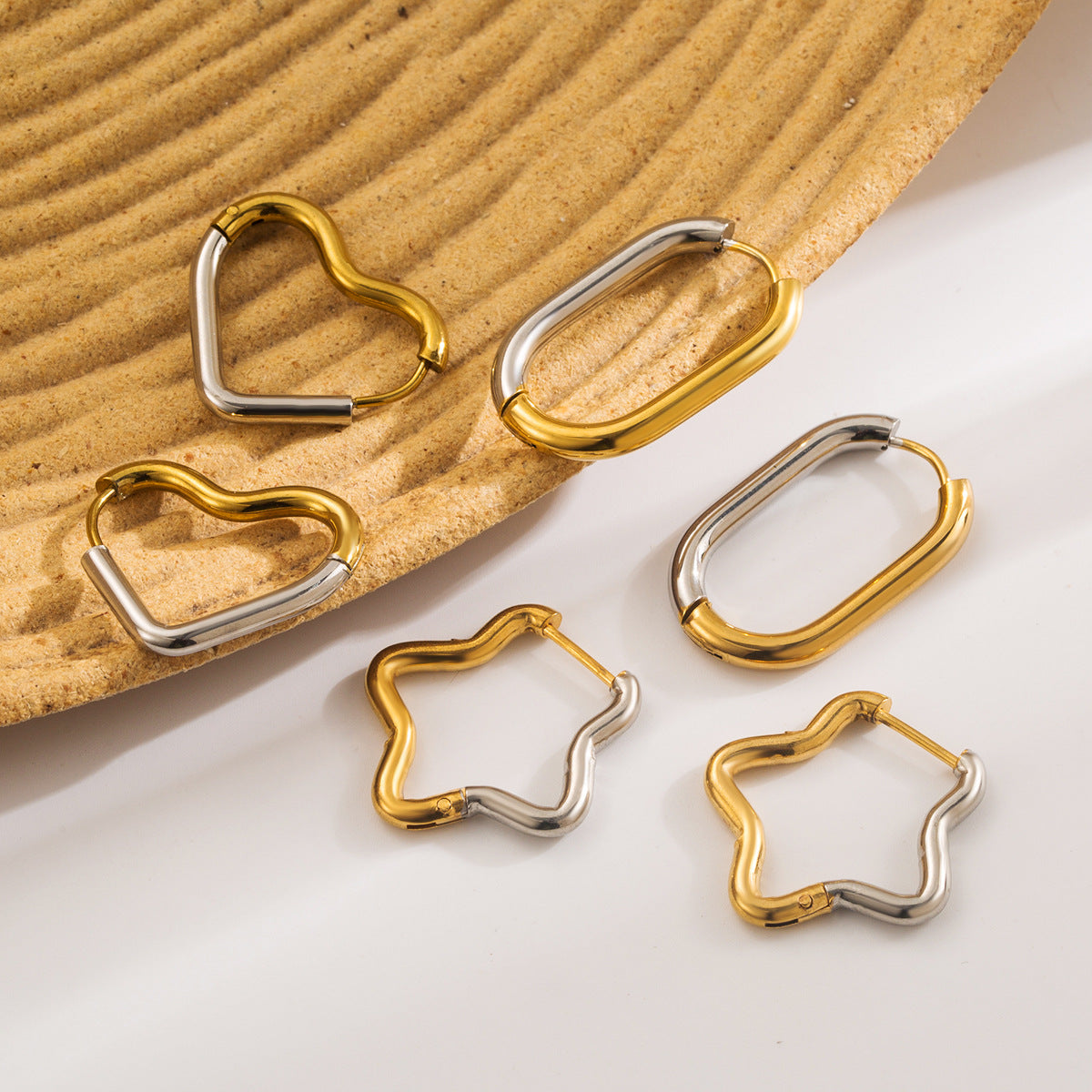 Orecchini geometrici minimalisti in acciaio inossidabile da donna con placcatura in oro e argento a forma di cuore e stella
