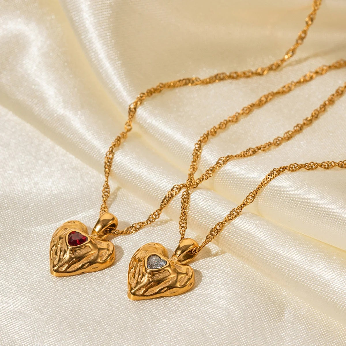 Collana Pendente Minimalista a Cuore in Lega con Intarsio di Strass e Placcatura in Oro da Donna