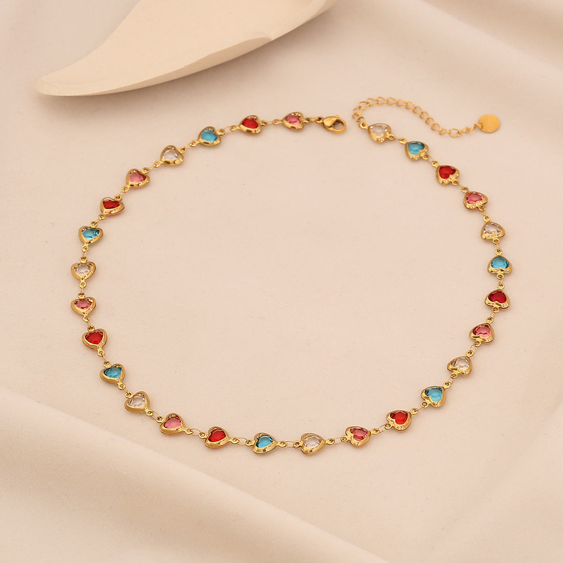 Fashionable OL Style Heart-Shaped Stainless Steel Pendant Necklace with Plated Finish for Women