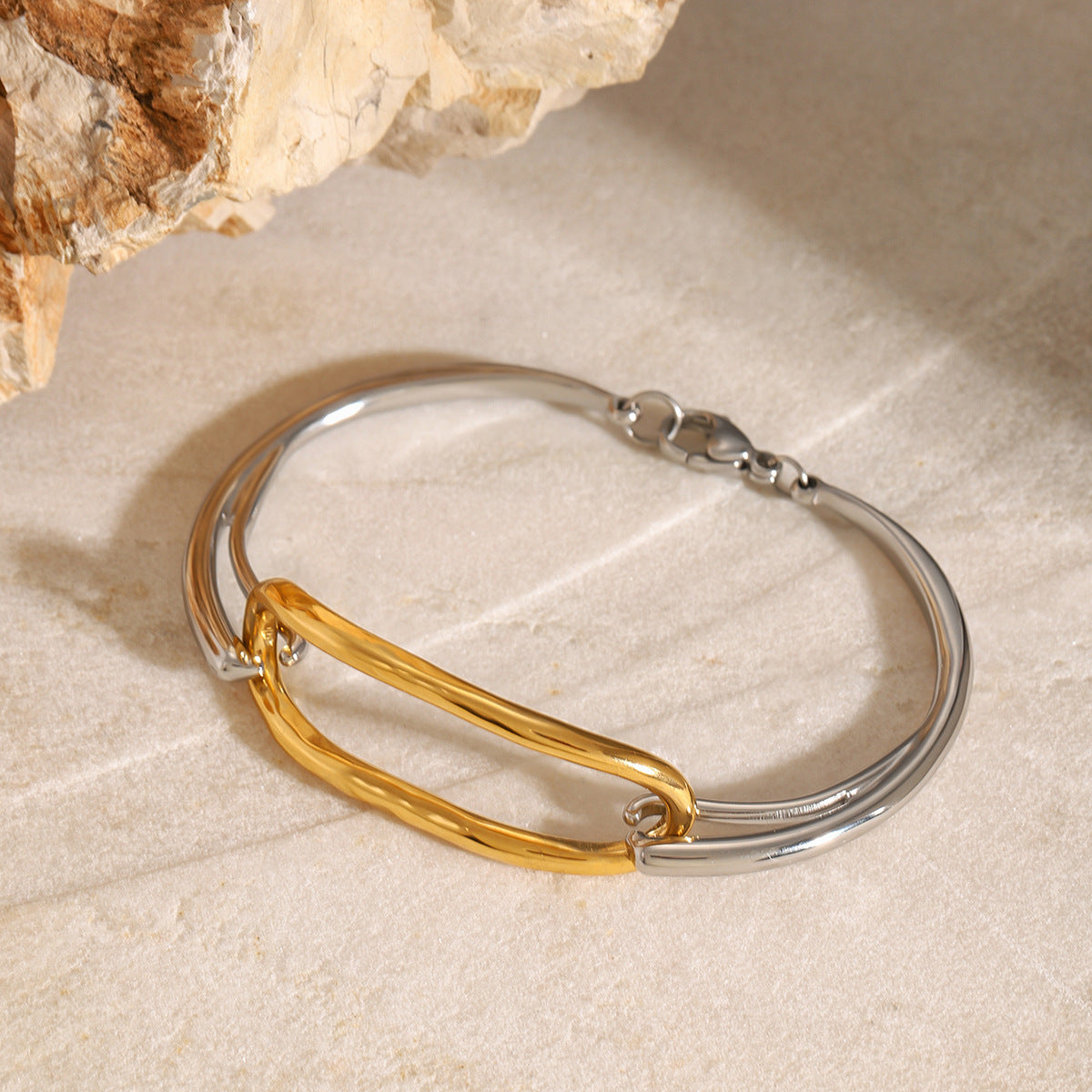 Pulsera de acero inoxidable con baño de oro de 18 quilates de dos tonos, geométrica y minimalista para mujer