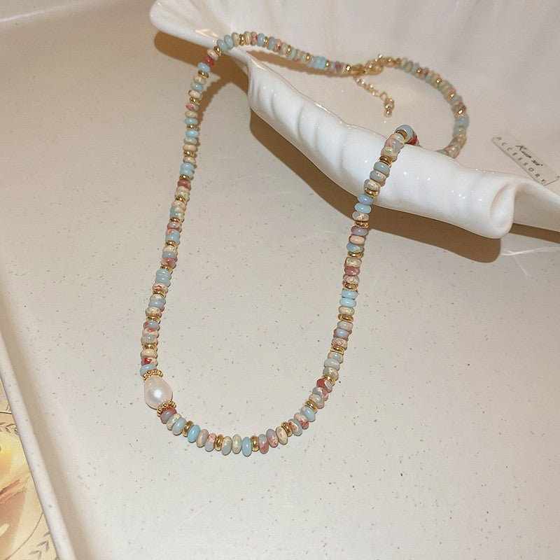 Collana Sweet Dopamine con perle barocche in lega di zinco con finitura placcata e ciondolo geometrico, delicata catena a clavicola da donna