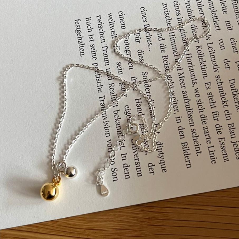 Collana Minimalista con Doppia Perla Geometrica Tonda in Argento Sterling 925