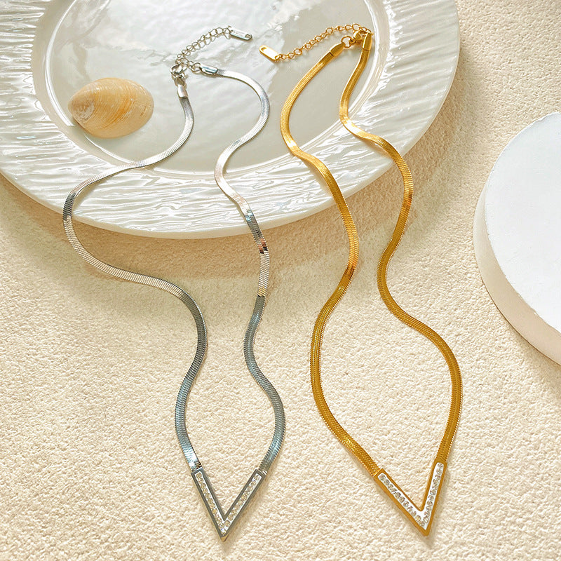 Streetwear Gold Plated Letter V Rhinestone Titanium Steel Snake Chain Necklace