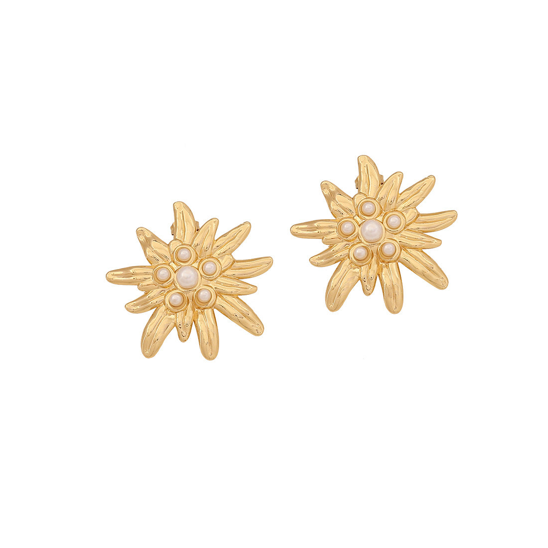 Fashionable Heart-Shaped Stainless Steel Stud Earrings with Plated Finish for Women