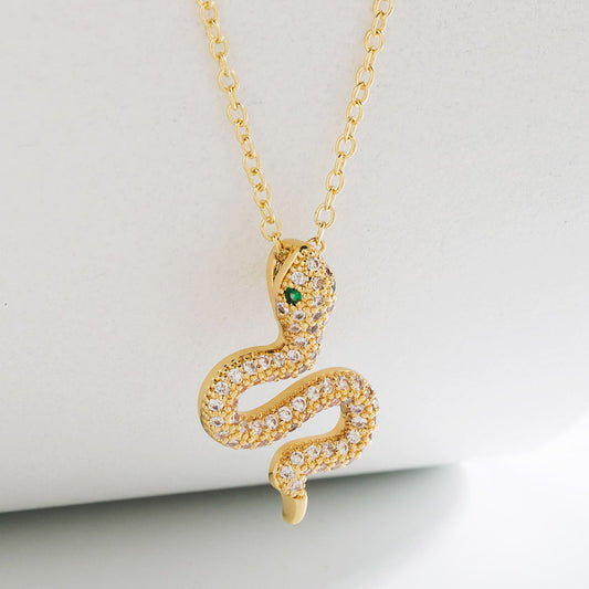 Collar con colgante de serpiente geométrica minimalista para mujer en cobre con chapado en oro de 18 quilates y circonitas micropavé