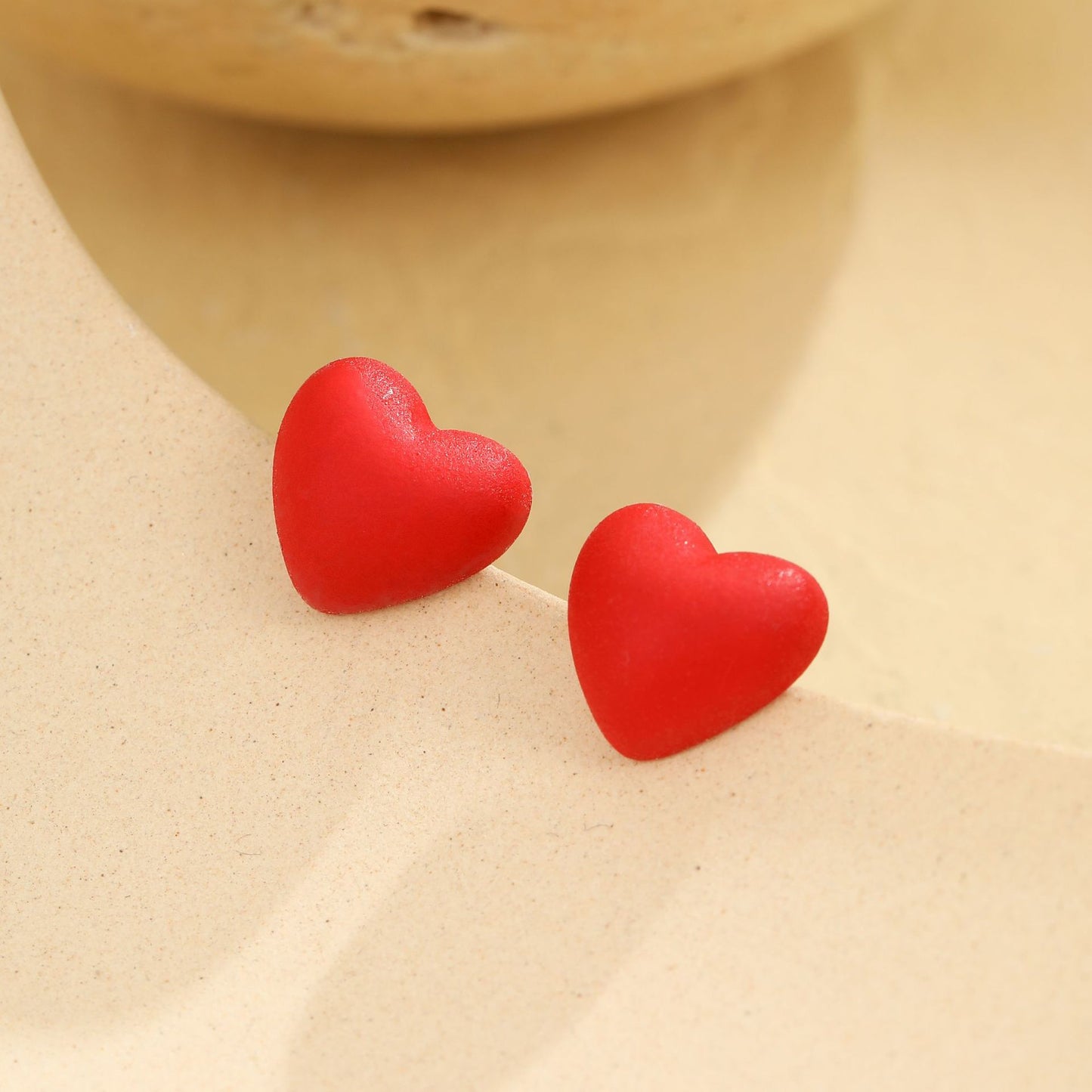 Orecchini a perno a forma di cuore da donna in acciaio inossidabile placcato oro 18 carati