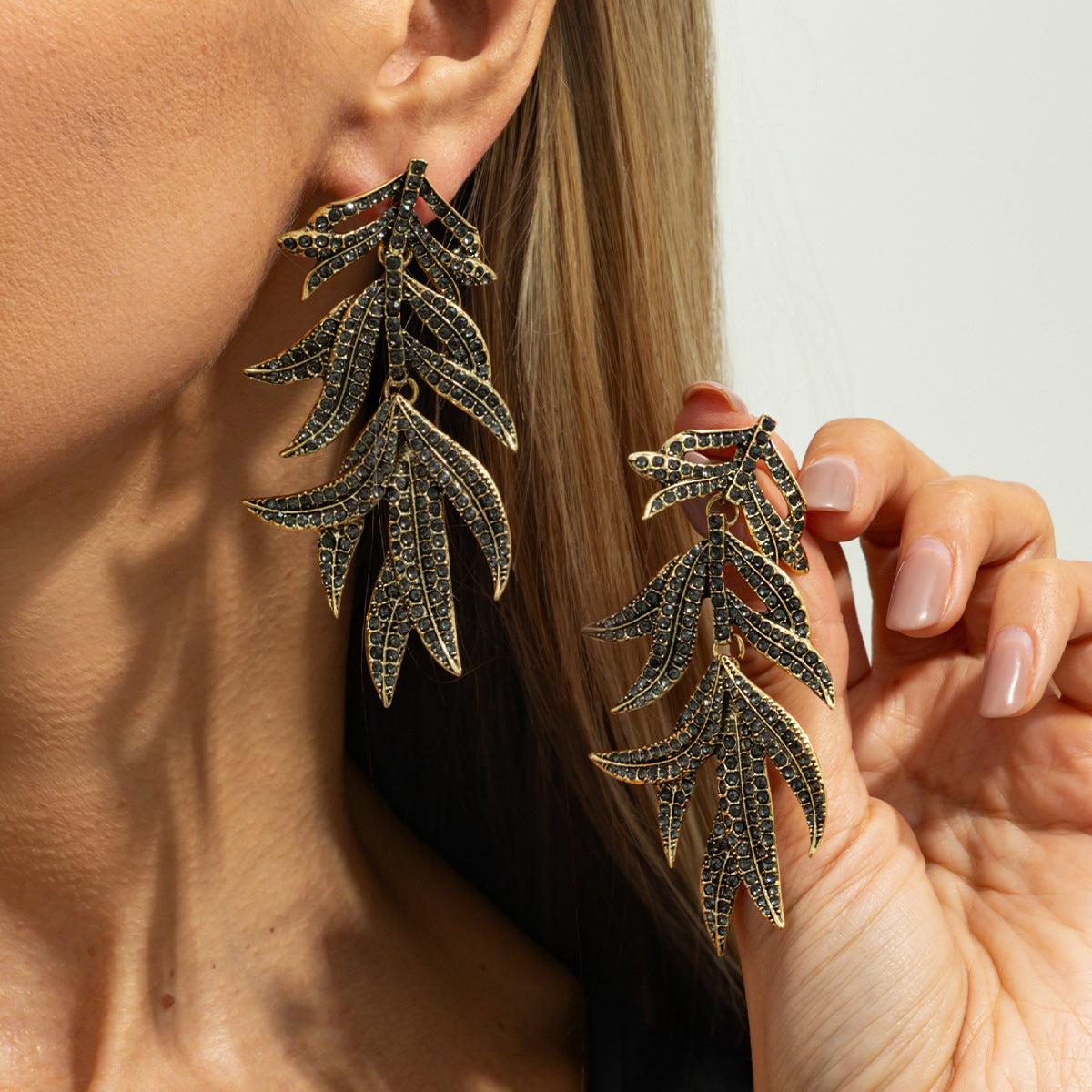 Luxury Elegant Rhinestone Inlaid Leaf Shape Zinc Alloy Plated Earrings for Women