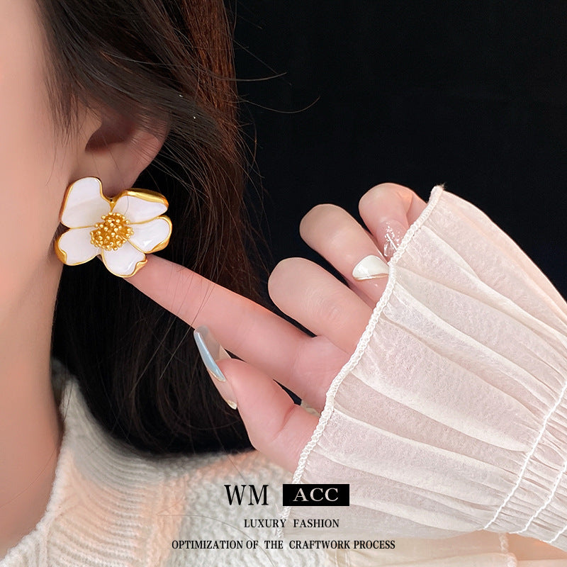 Vintage Floral Alloy Earrings with Enamel Finish for Women Fashionable and Elegant Stud Earrings