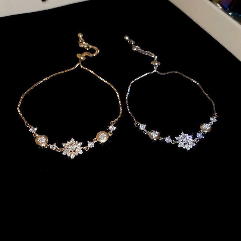 Bracciale in Rame Floreale con Zirconi di Lusso da Donna, Eleganza Minimalista Quotidiana, Gioielli per le Mani