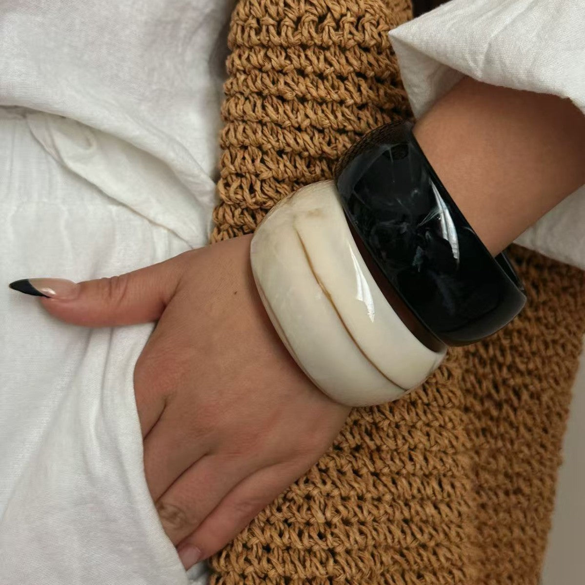 Minimalist Geometric Round Acrylic Drip Oil Gradient Bracelet for Women