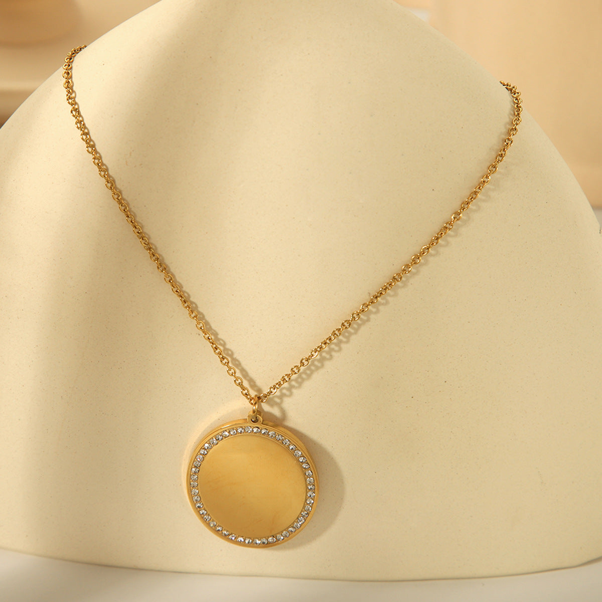 Ins Style 18K Gold Plated Titanium Steel Oval Geometric Pendant Necklace with Rhinestones for Women
