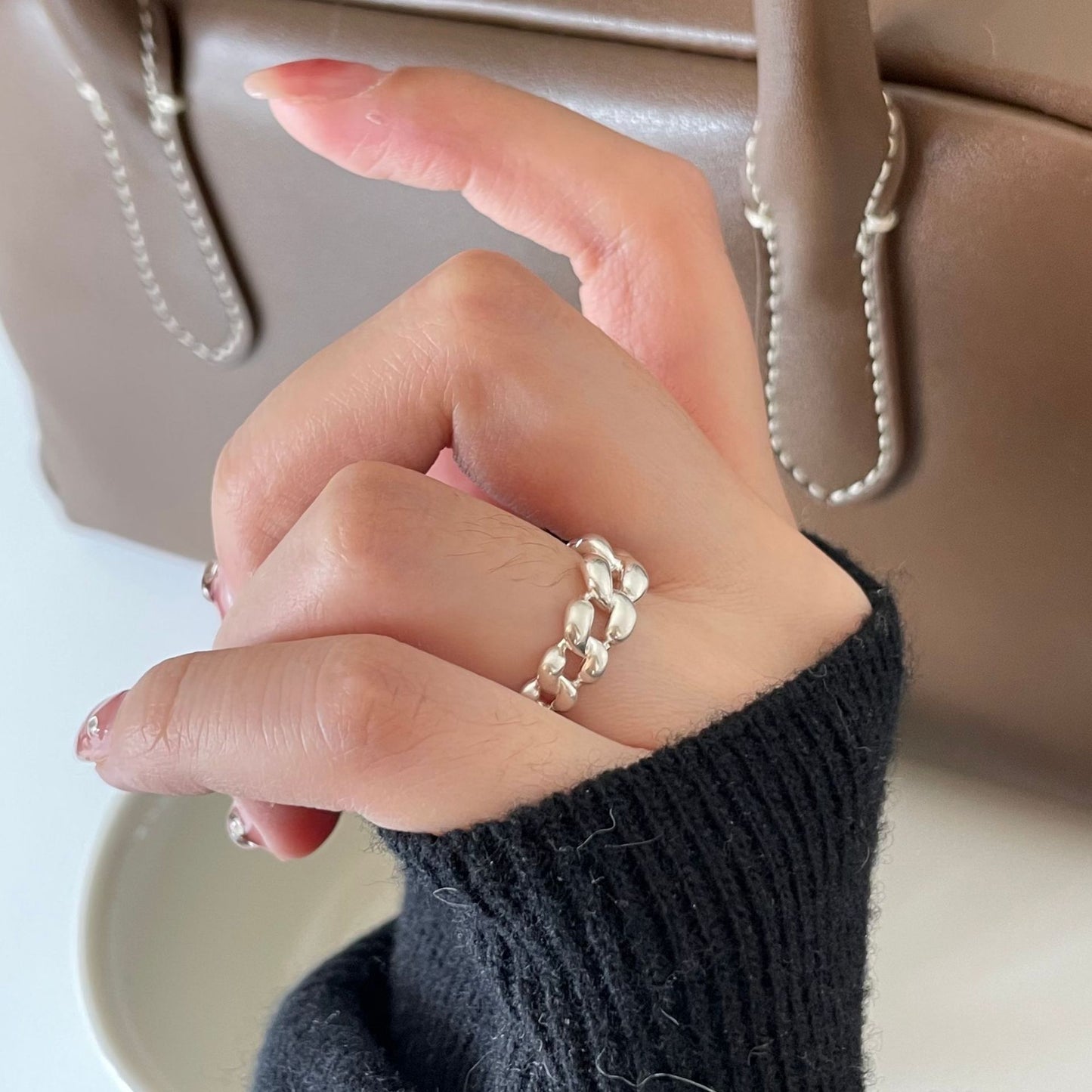 Anello a maglie geometriche placcato argento sterling 925, minimalista ed elegante