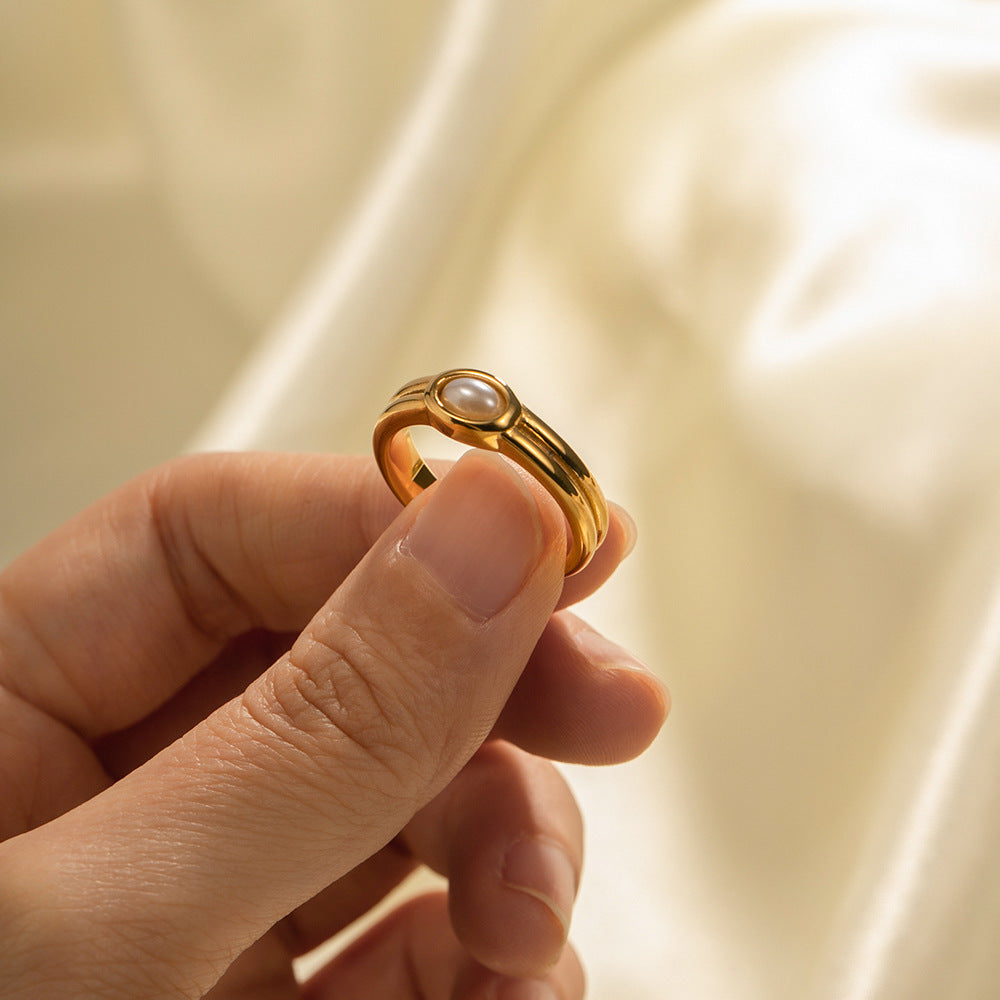 Anello geometrico minimalista da donna in acciaio inossidabile placcato oro 18 carati con intarsio di perle