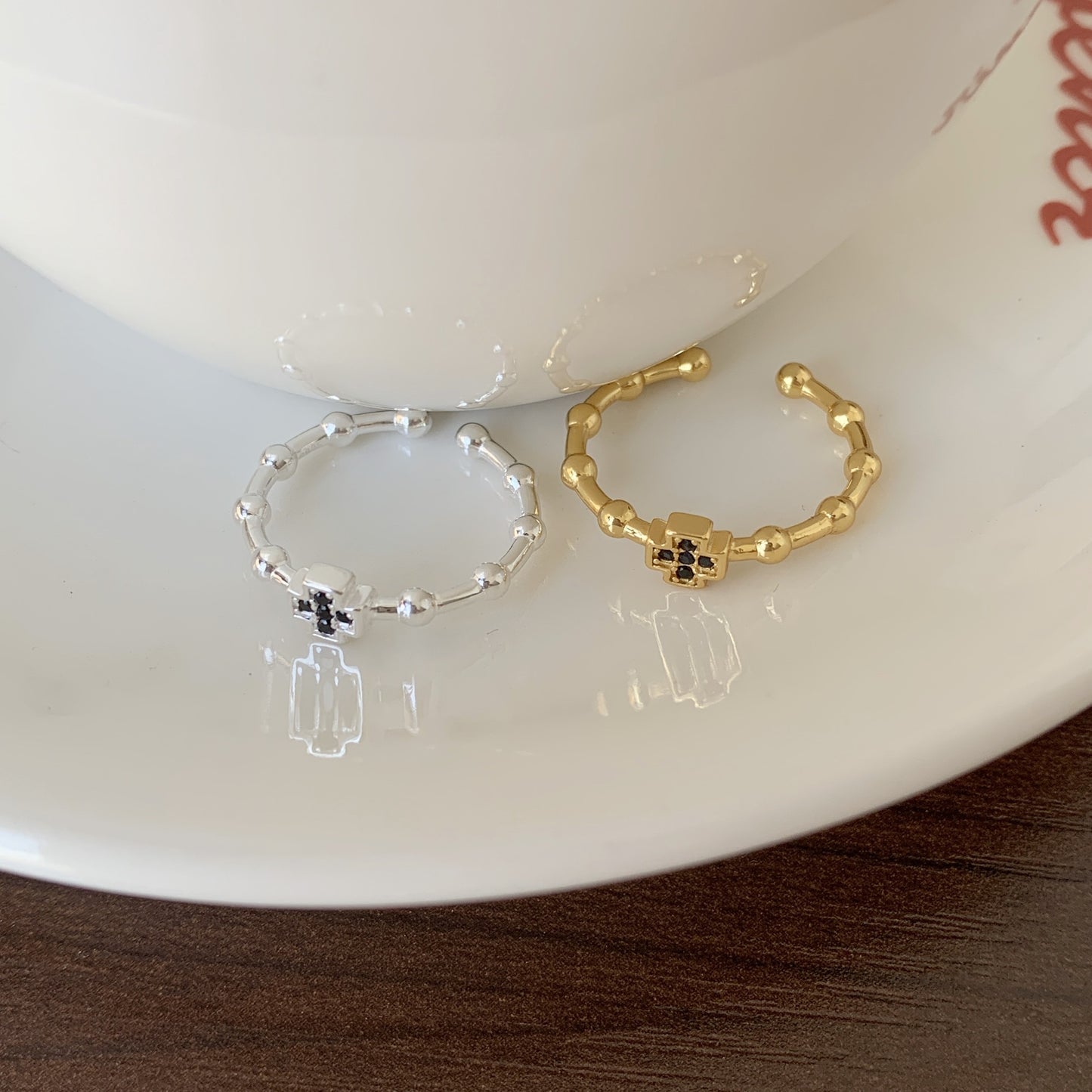 Anello Geometrcio a Croce Vintage Minimalista in Argento Sterling 925 Placcato Oro con Diamanti Neri