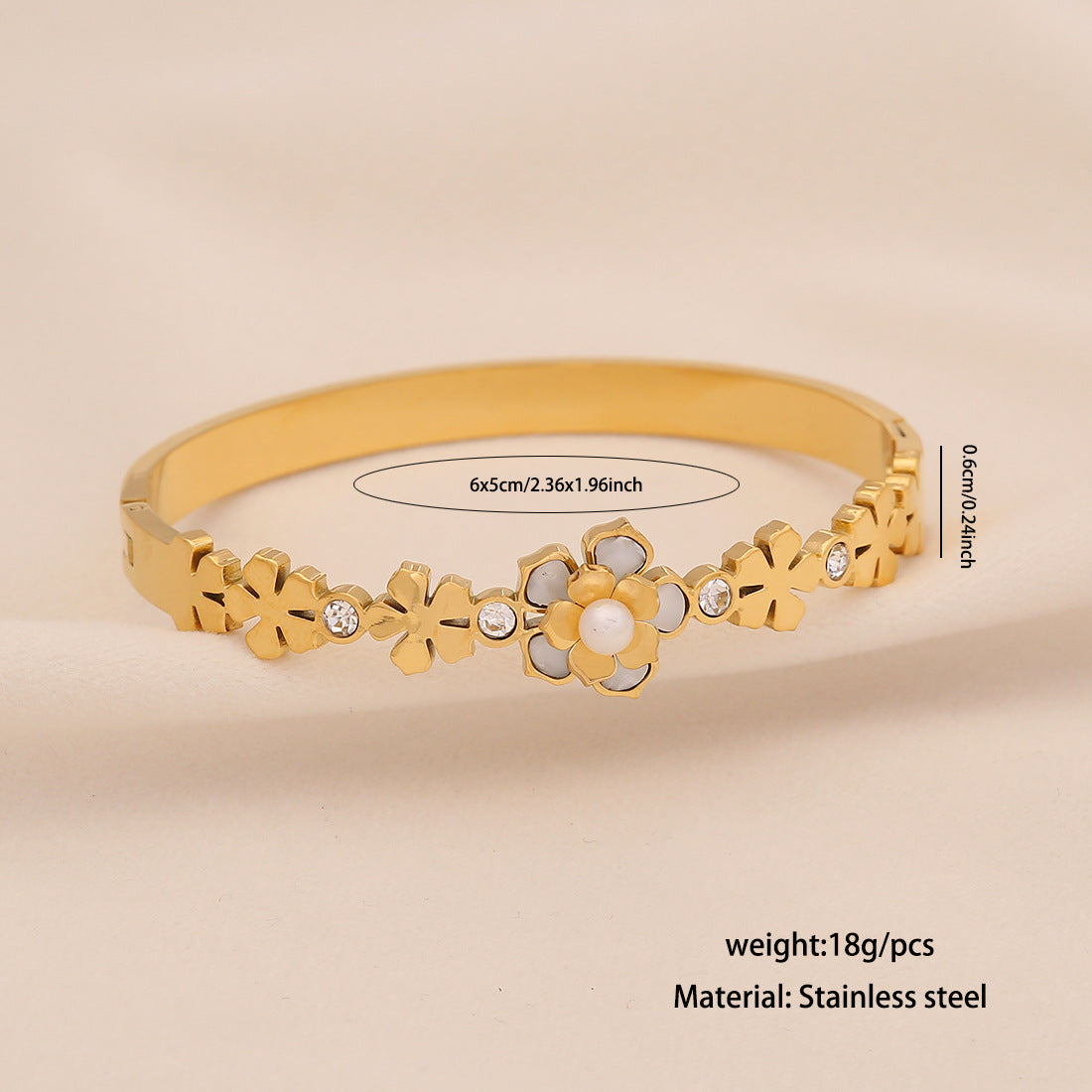 Fashionable Heart and Flower Stainless Steel Bracelet with Plated Finish for Women
