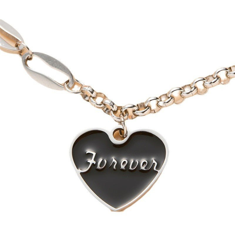 Collana con ciondolo a forma di cuore e lettera in stile naturale, in acciaio inossidabile con acciaio al titanio placcato nero